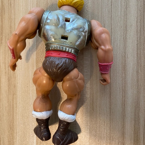 Vintage MOTU 1985 Flying Fists He-Man - Masters of the Universe - Picture 5 of 8